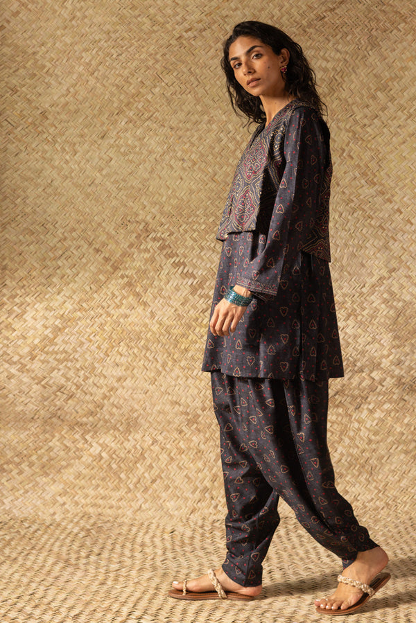 Chunari Beats 3-Piece Koti Set