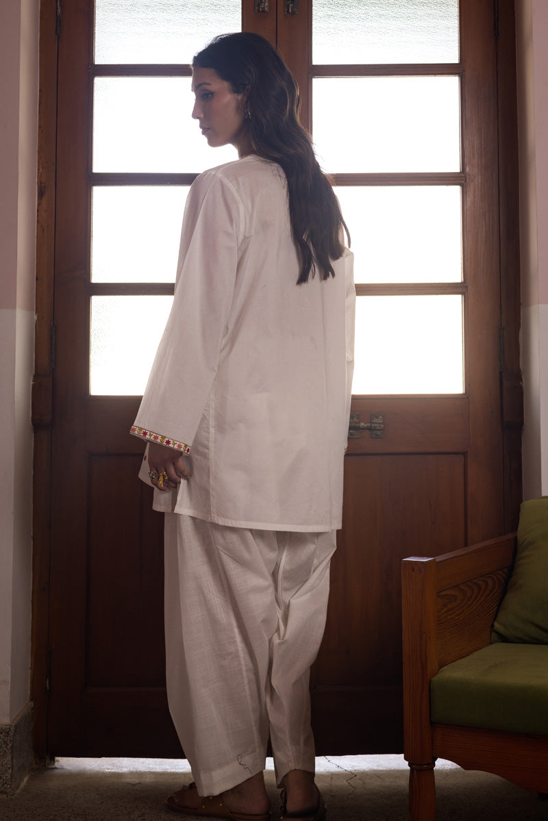 Threaded Grace Kurti