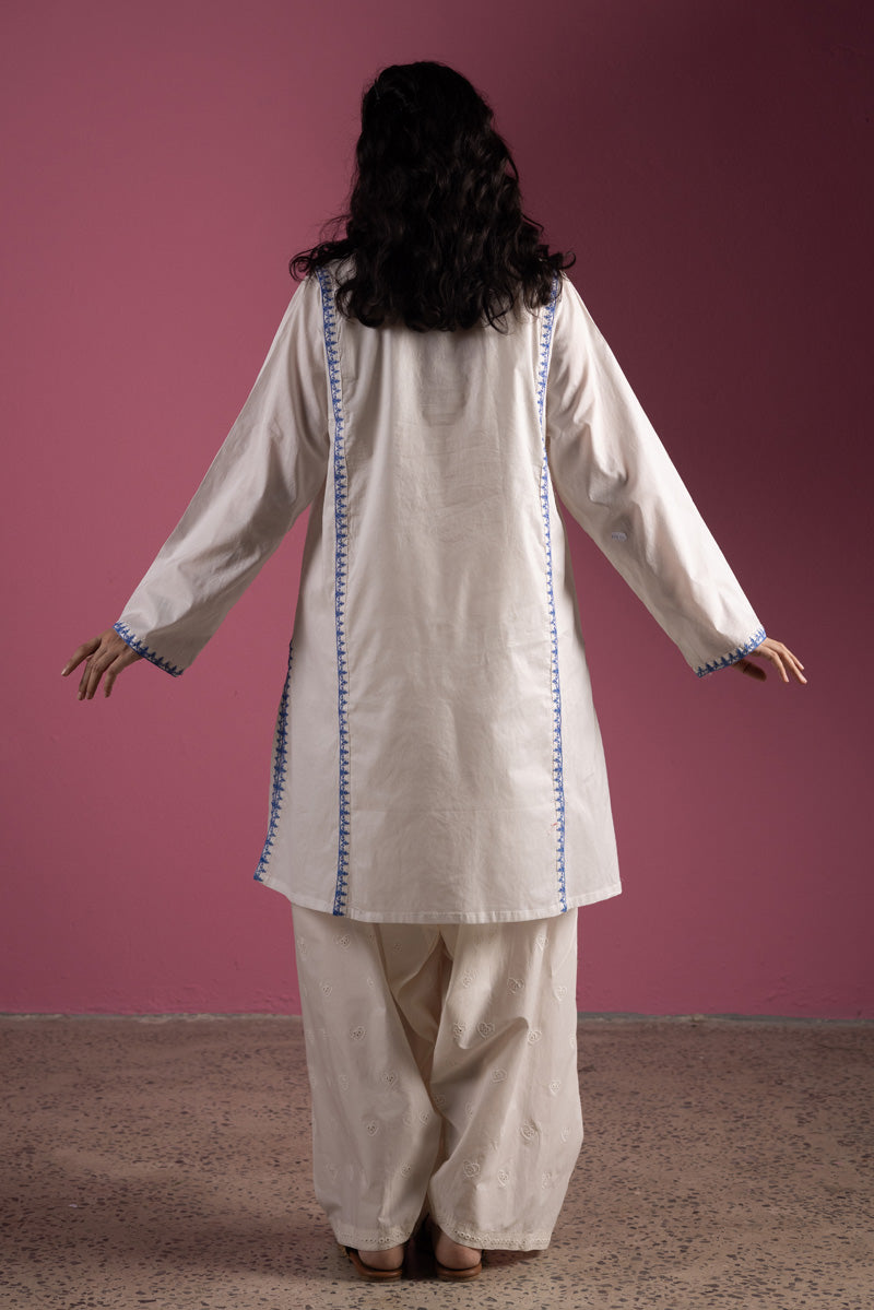 Ivory Whisper Kurti
