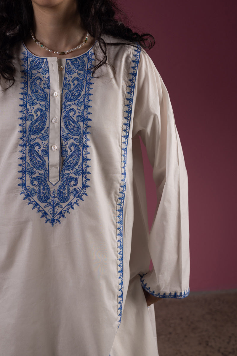 Ivory Whisper Kurti