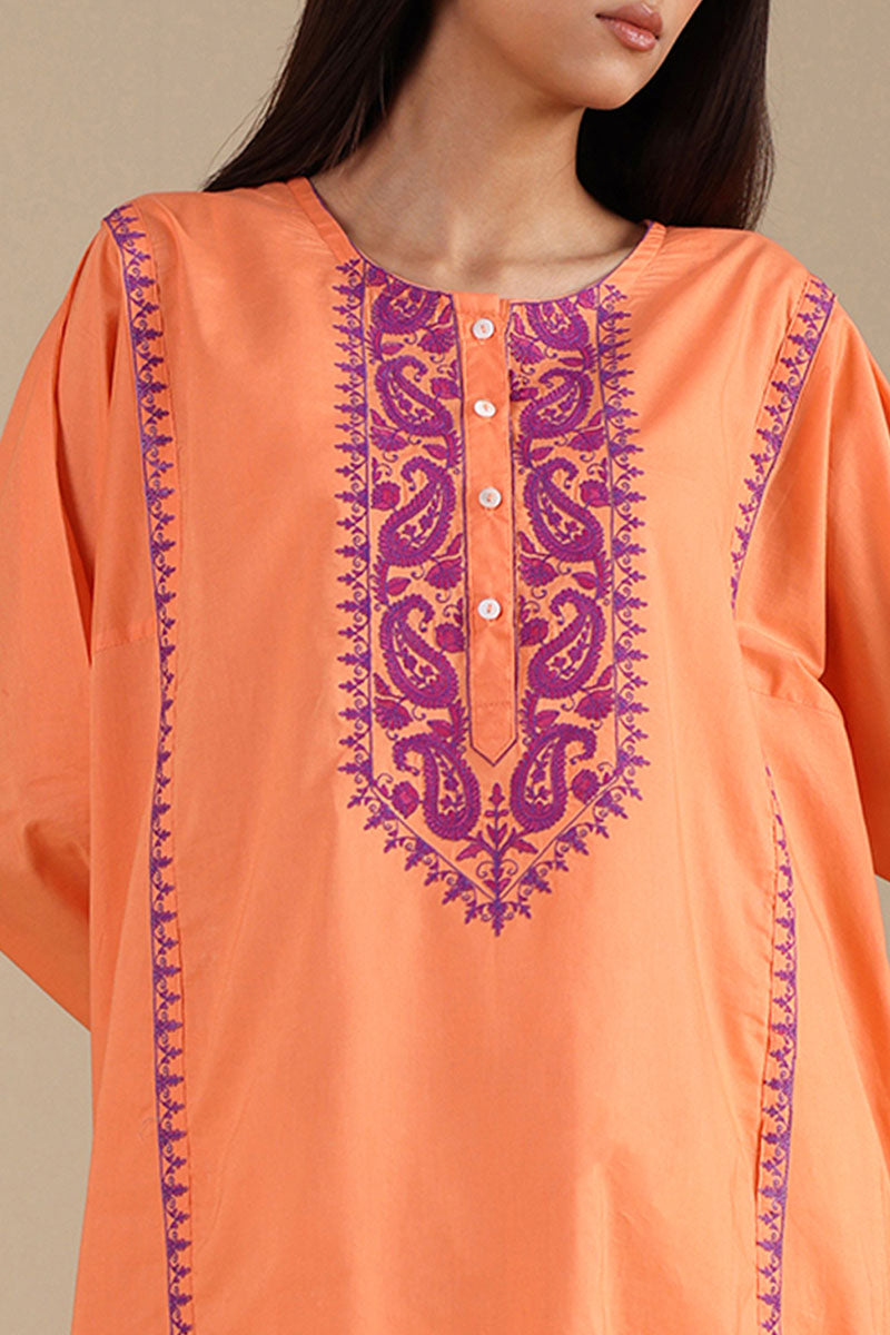 Ivory Whisper Kurti