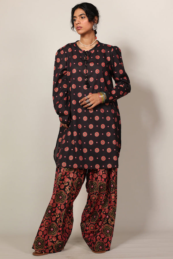 Flora Muse Tassel Set