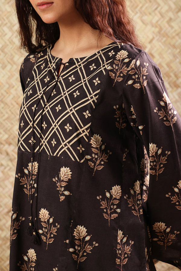 Zari Bloom Tassel Set