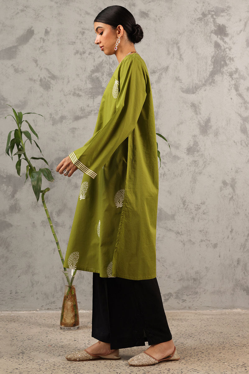 Embroidered Regal Line Shirt