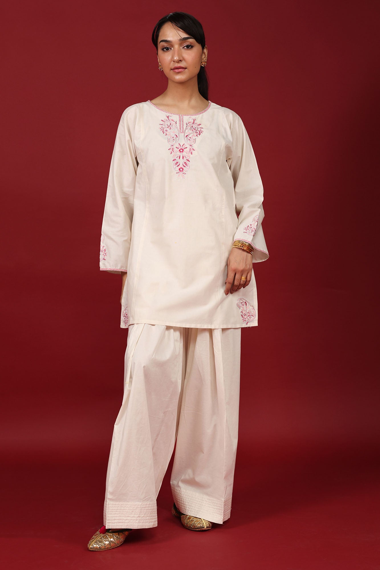 Regal Embroidered Set