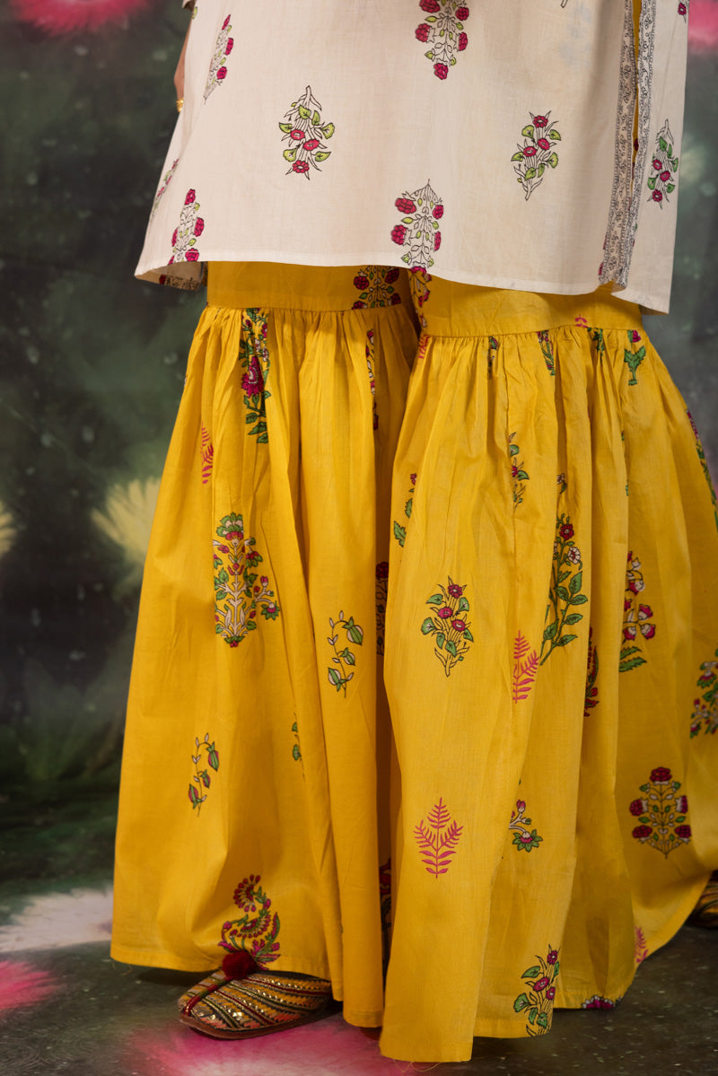 Guldasta Gharara Set
