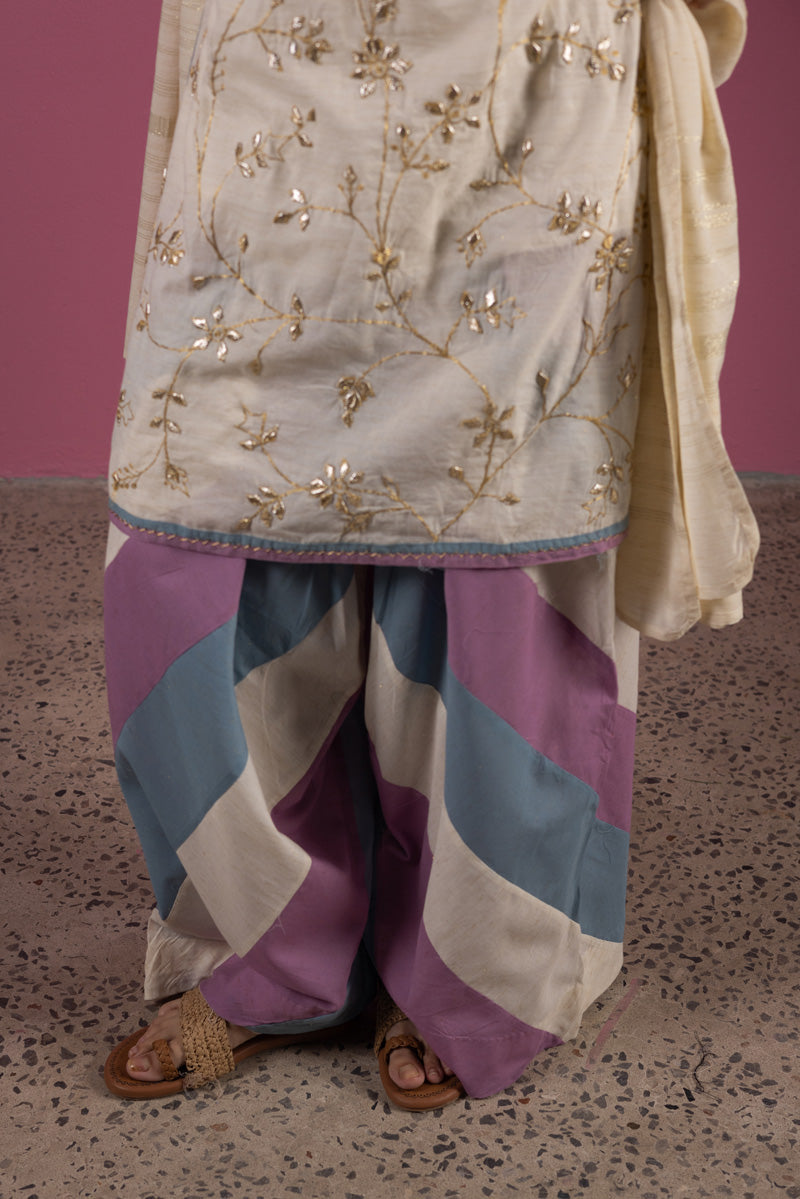 Golden Opulence 3-Piece Farshi Ensemble