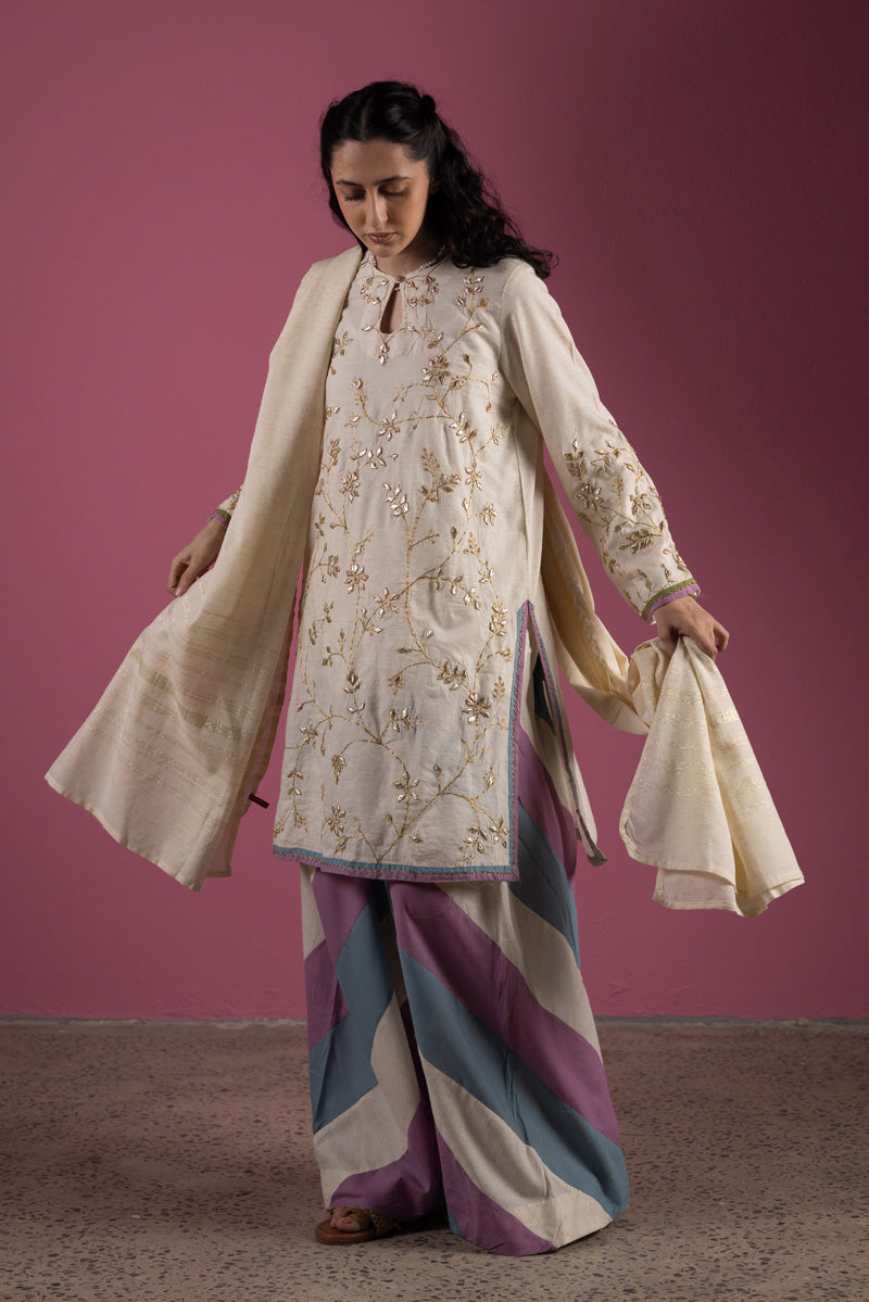 Golden Opulence 3-Piece Farshi Ensemble