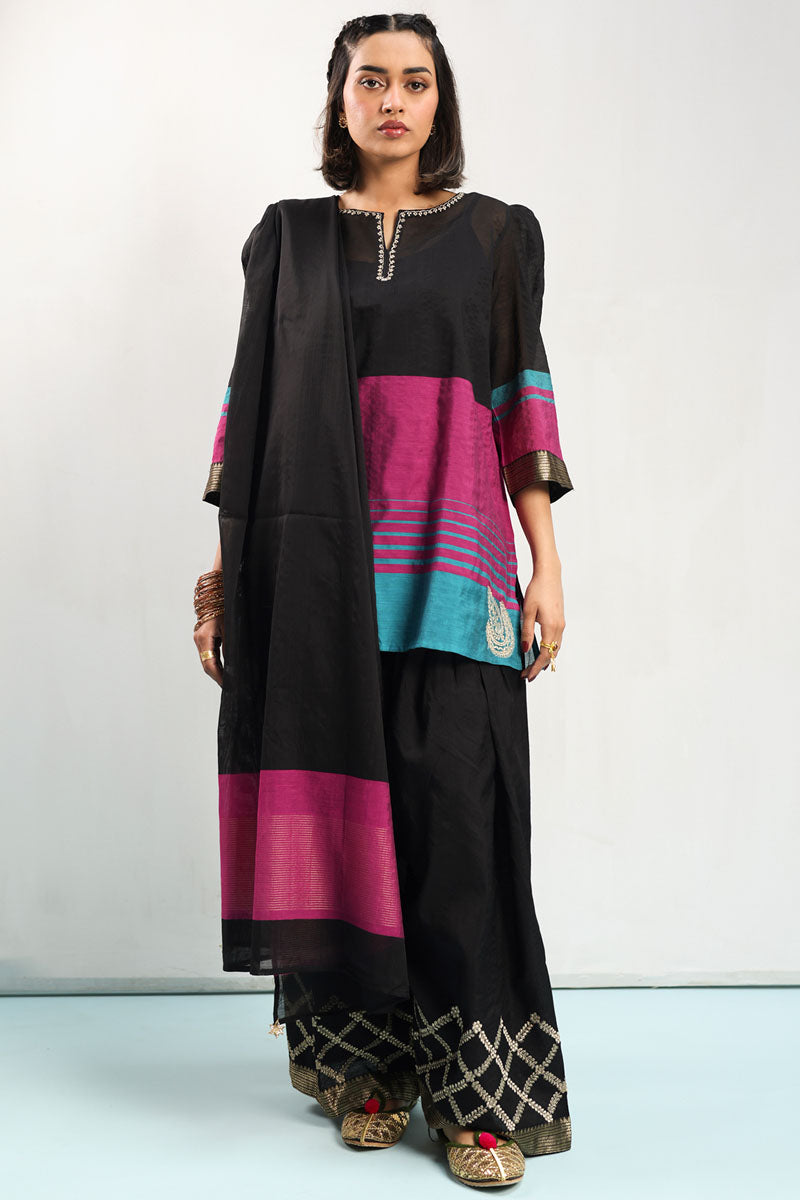 Mughal Aura 3-Piece Suit