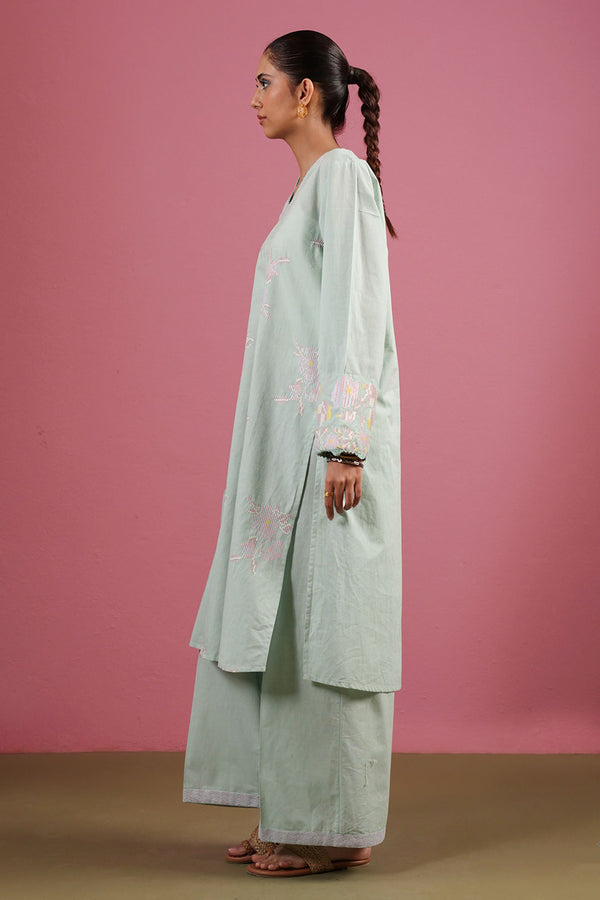 Amber Embroidered Set