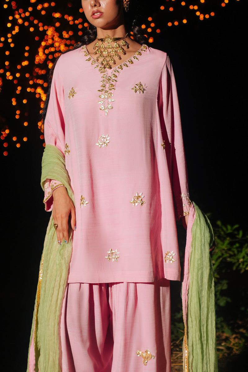 Gota Kari Farshi Ensemble