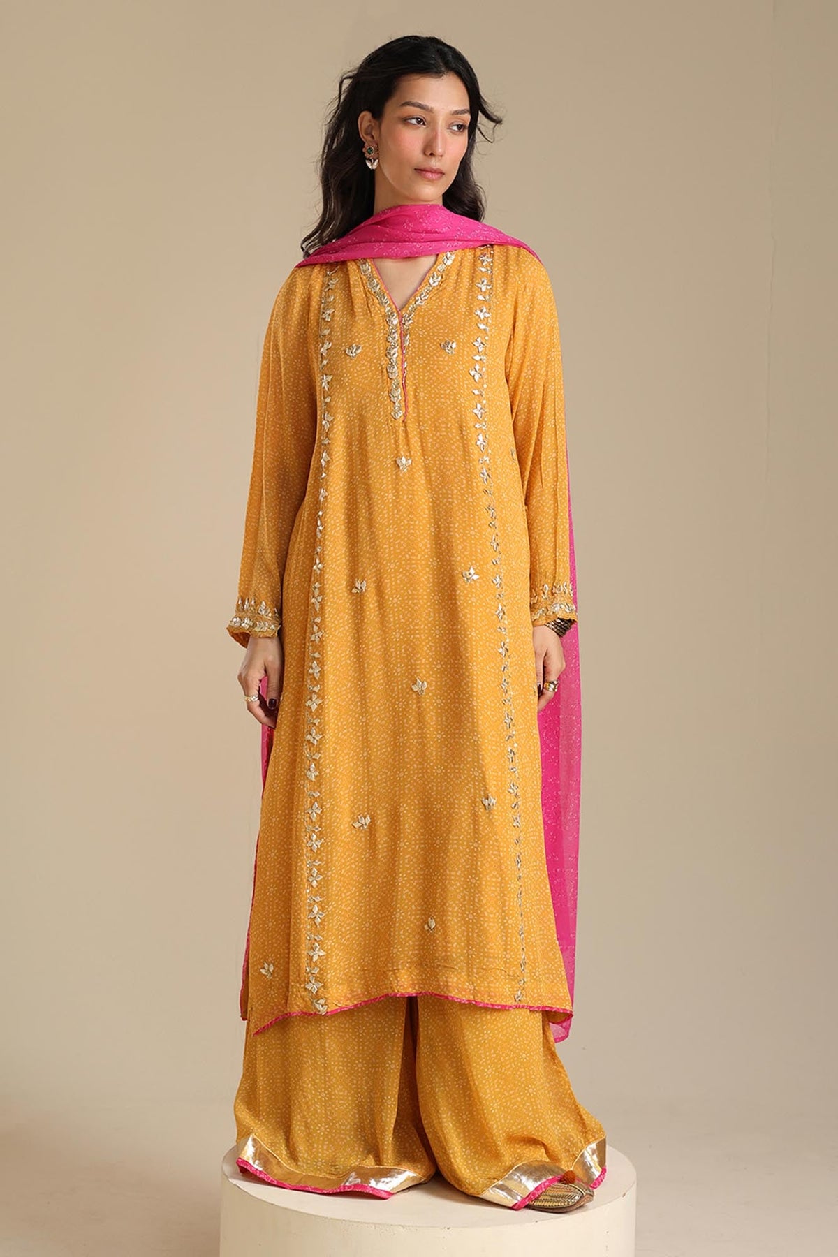 Khaas Chunari Ensemble
