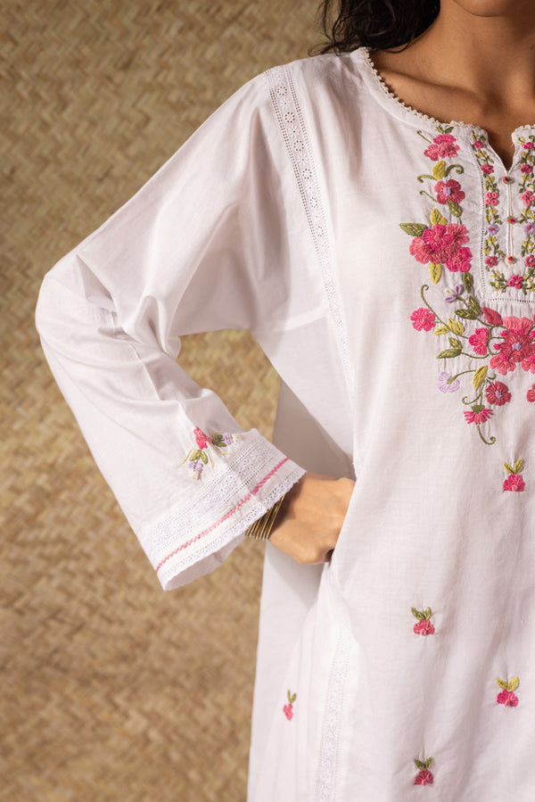 Hand-Embroidered Tarkashi Set