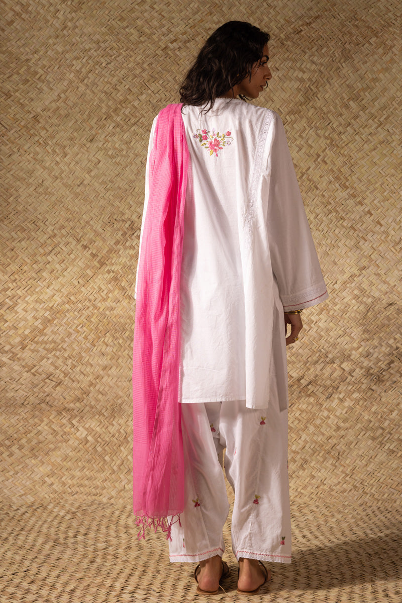 Hand-Embroidered Tarkashi Set