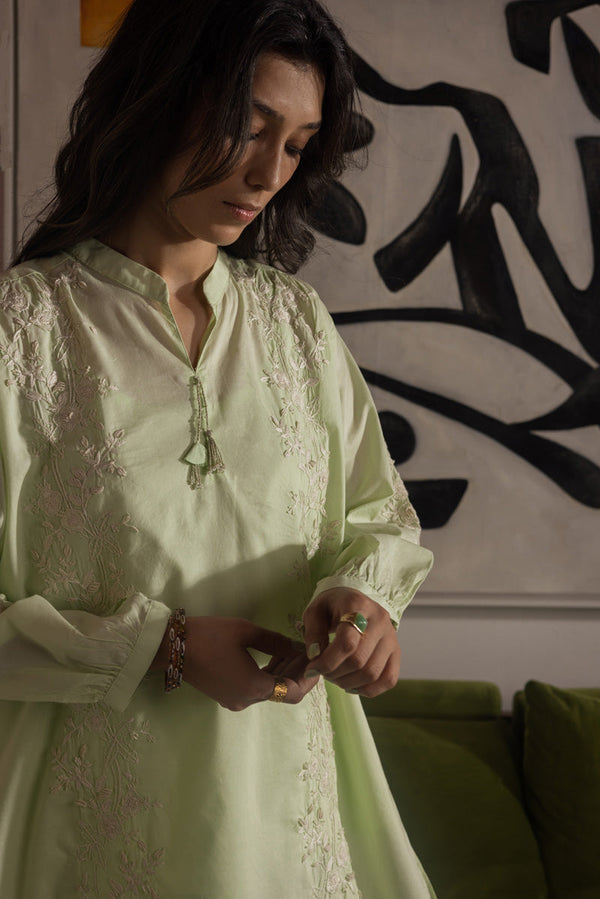 Hand-Embroidered Rosettes Set