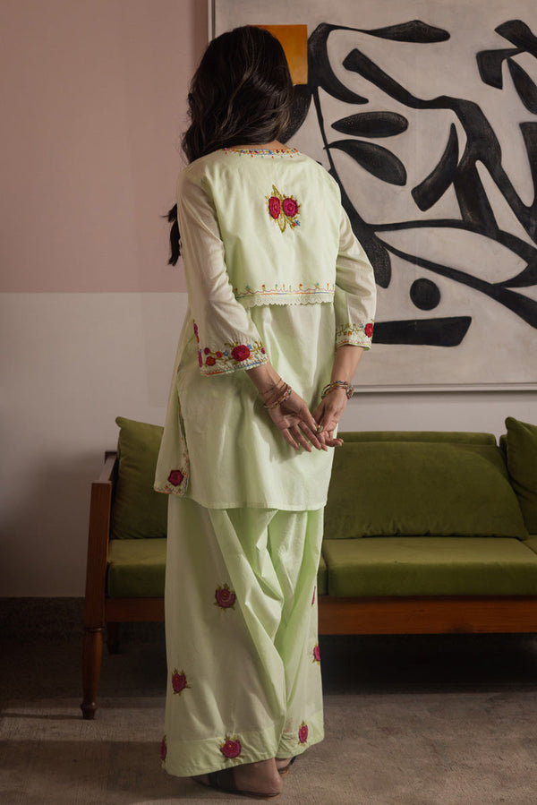 Hand-Crafted Rosettes Reverie Ensemble