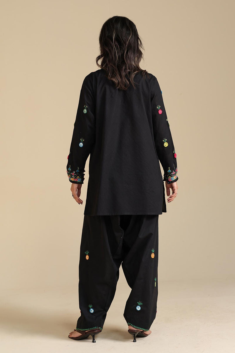Rang Khaas Hand Embroidered Set