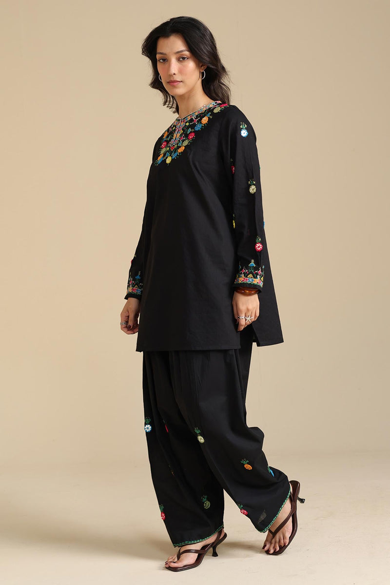 Rang Khaas Hand Embroidered Set