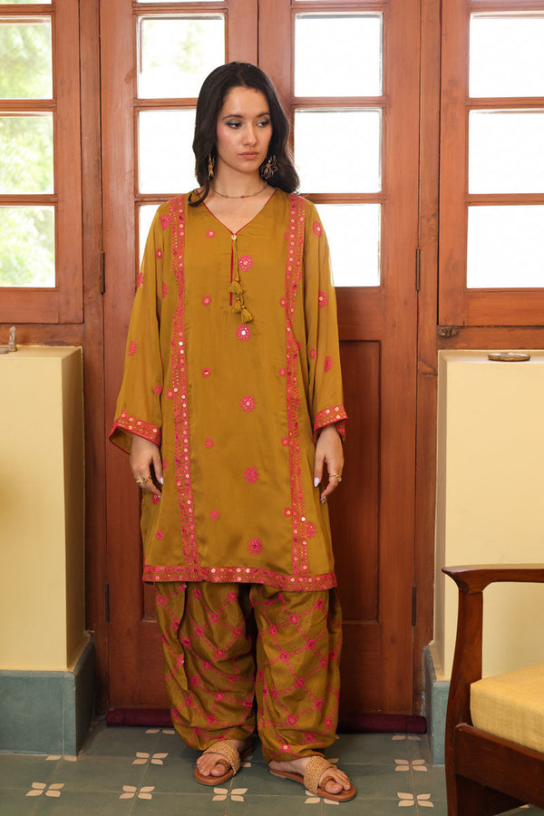 Sheesh Nur Embroidered Set