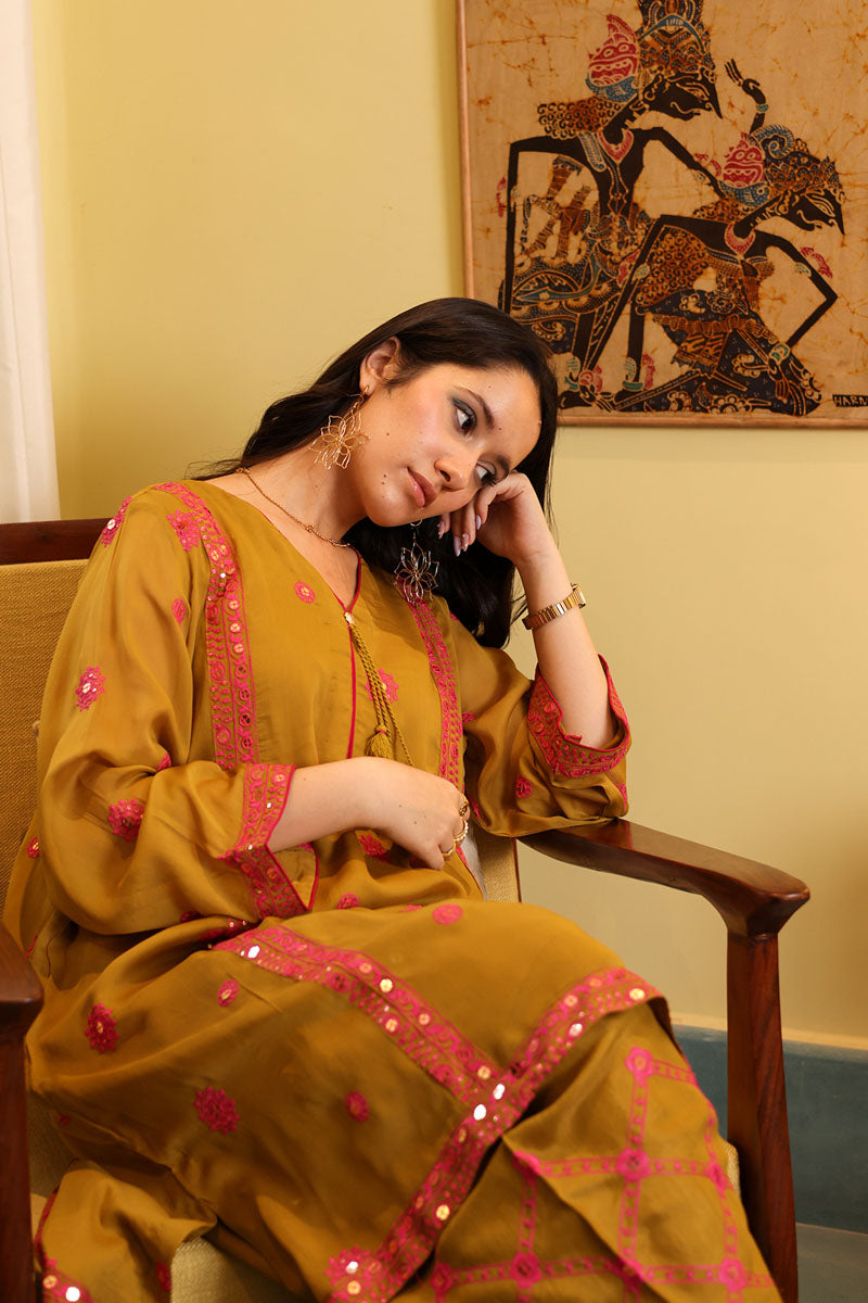 Sheesh Nur Embroidered Set