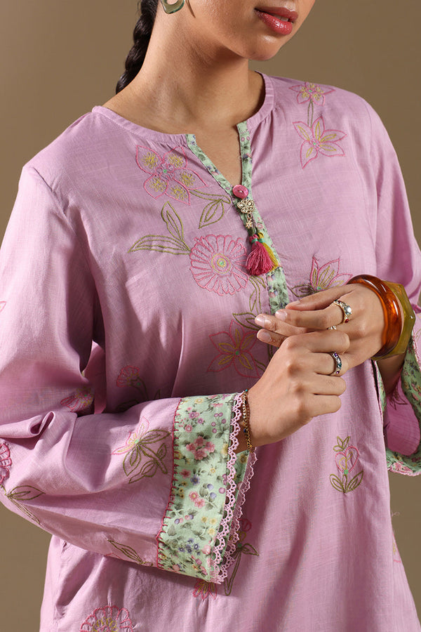 Blush Field Tassel Set