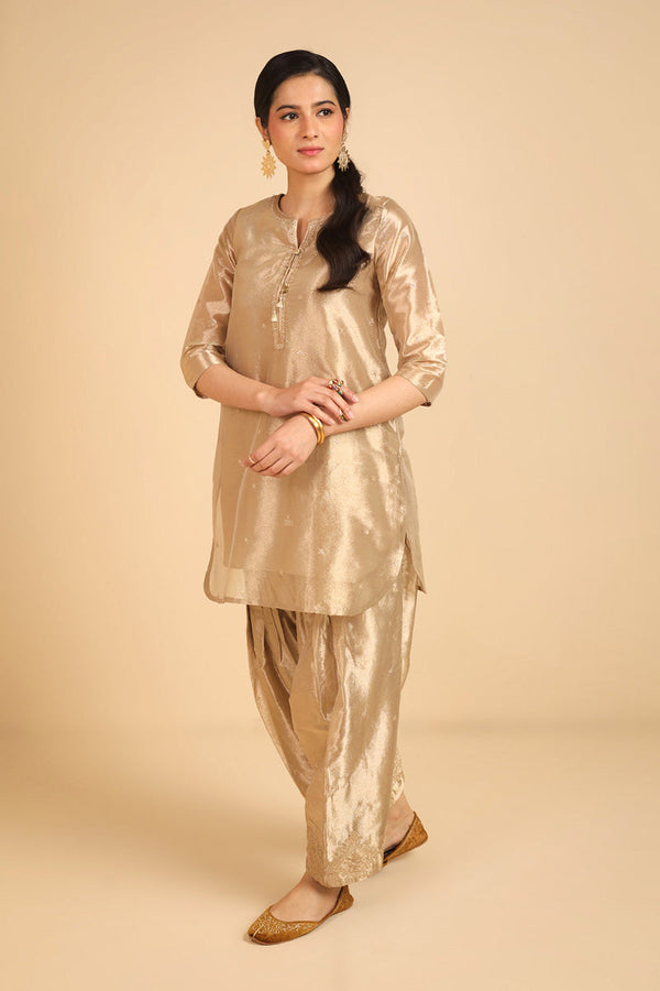 Sunehri Chadder Suit