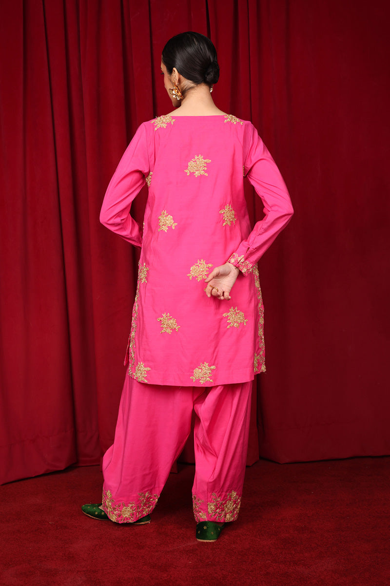 Gulnar Nawabi Gota Suit