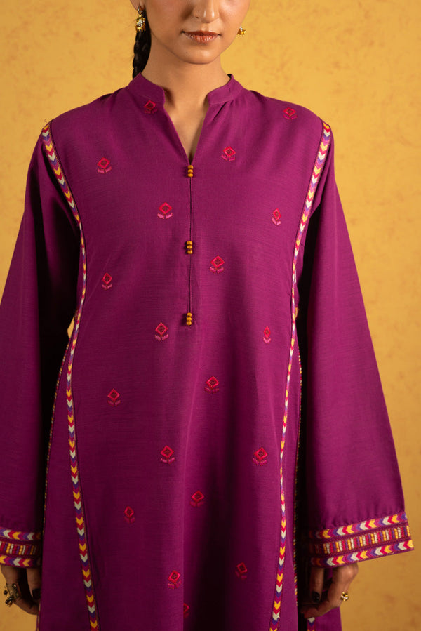 Embroidered Damask Paneled Set