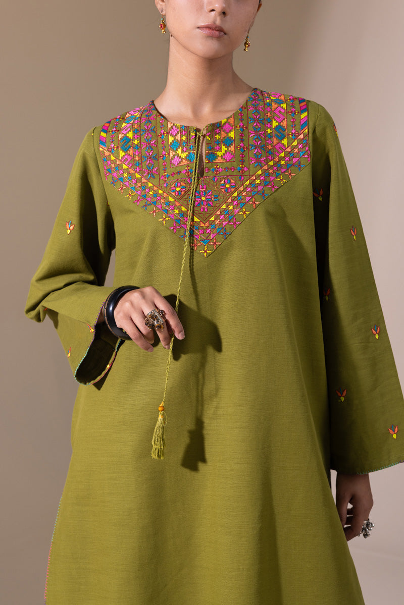 Embroidered Echo Damask Set