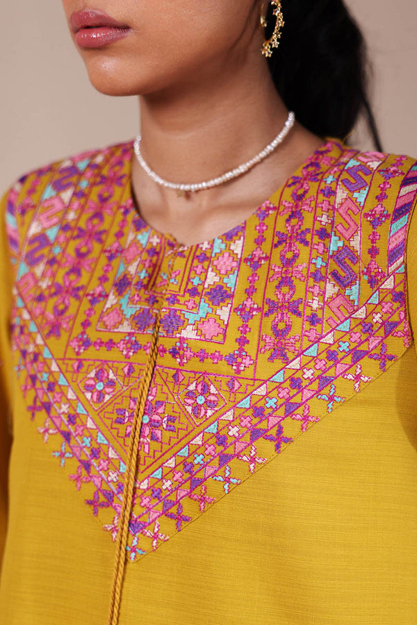 Embroidered Echo Damask Set