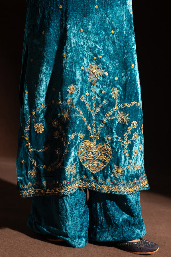 Embroidered Velvet Noir Set