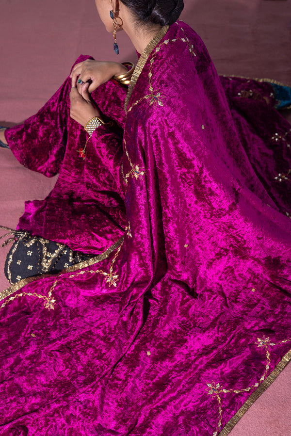 Rani Bahaar Velvet Shawl