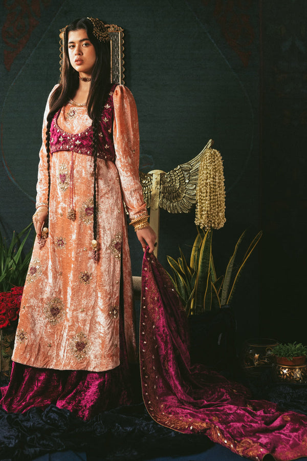 Gota Nur Velvet Shawl