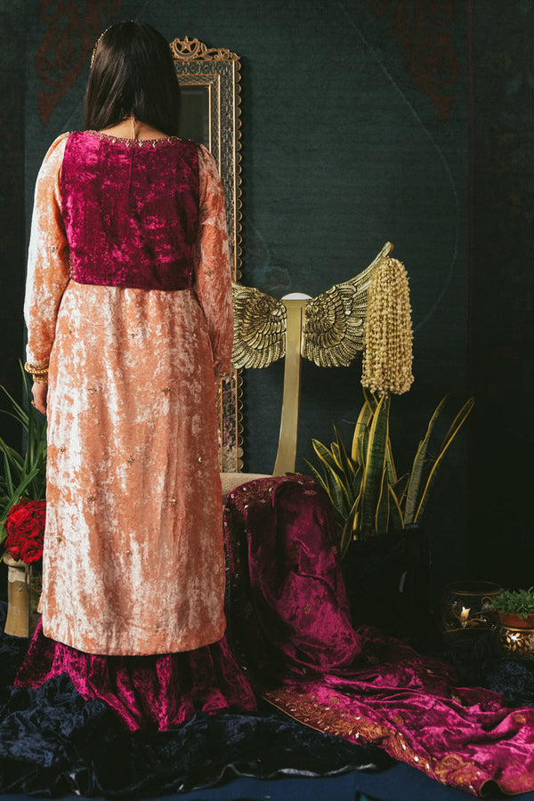 Gota Nur Velvet Shawl