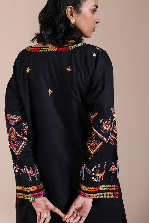 Hand-Embroidered Sainchi Set