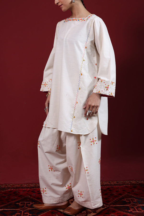 Hand-Embroidered Tapestry Set