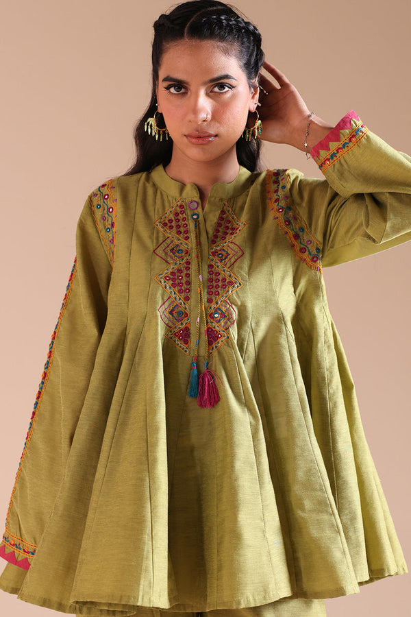 Hand-Crafted Aina Set