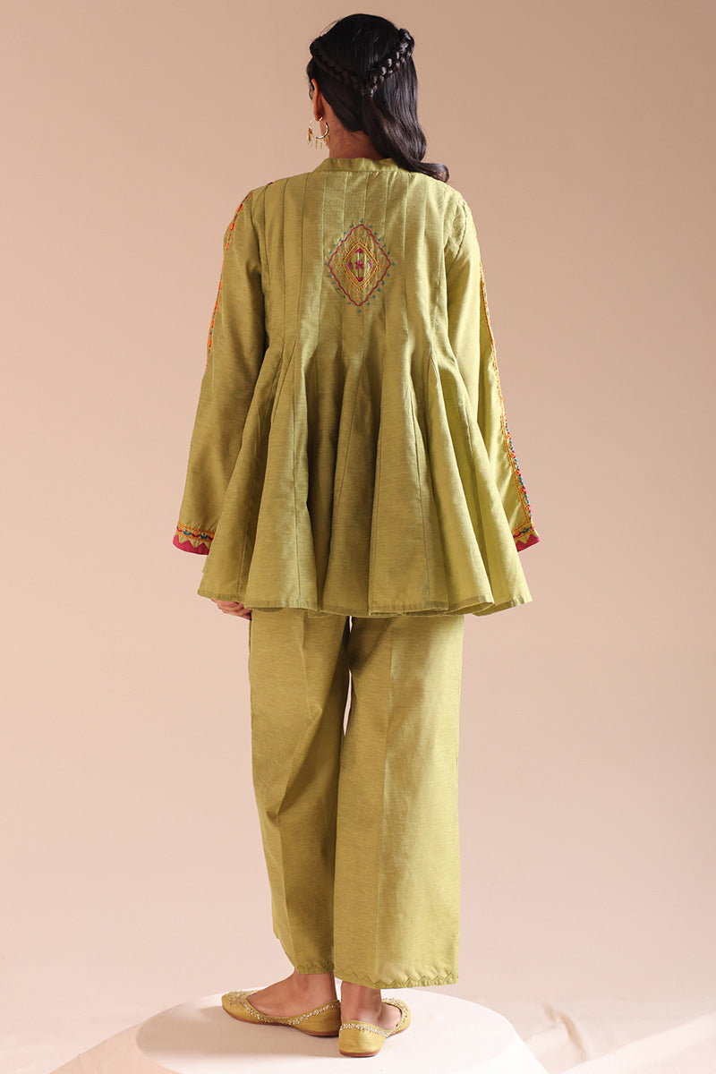 Hand-Crafted Aina Set