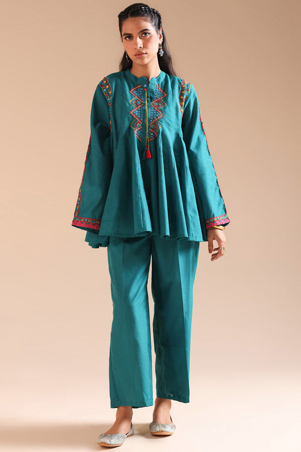 Hand-Crafted Aina Set