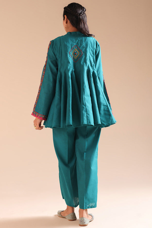 Hand-Crafted Aina Set