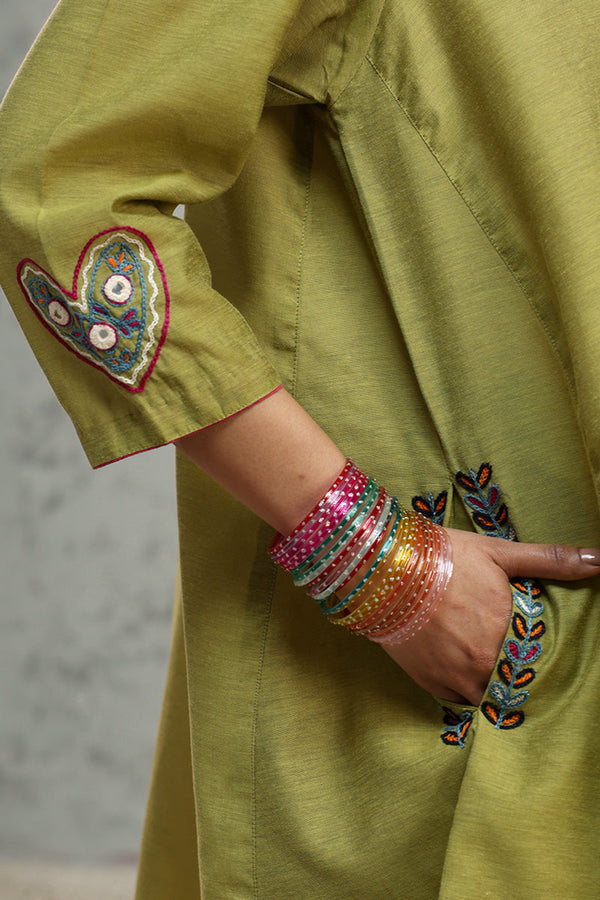 Hand-Embroidered Sheesh Set