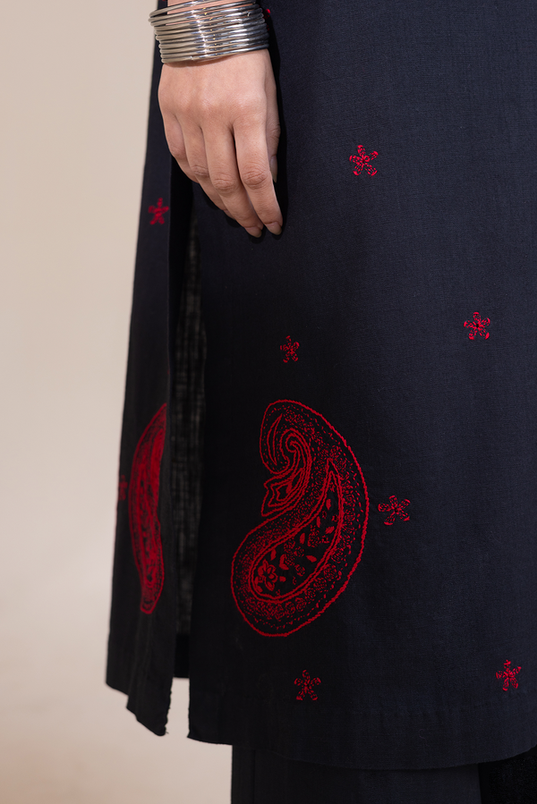 N K R Embroidered Set