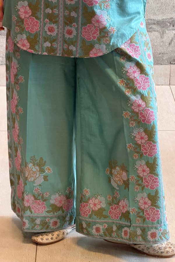 Pyari Paras Embroidered Set