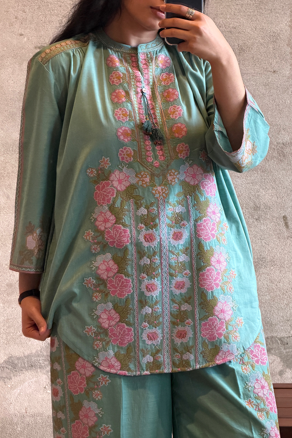 Pyari Paras Embroidered Set