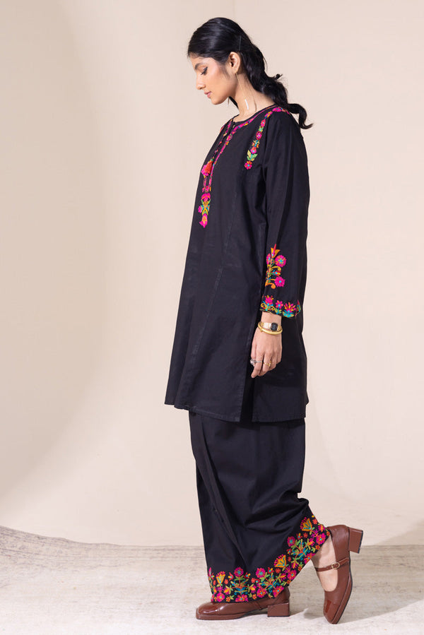 Laari Adda Farshi Set