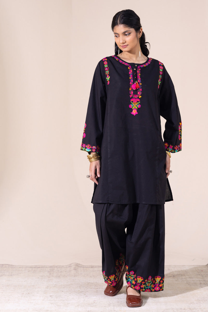 Laari Adda Farshi Set
