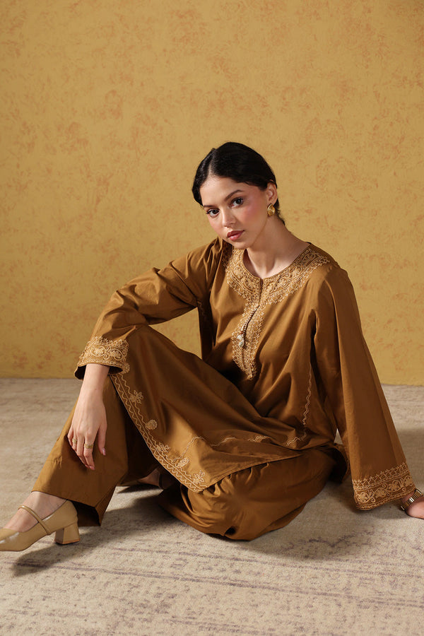 Chitrali Chogha Roshni Set