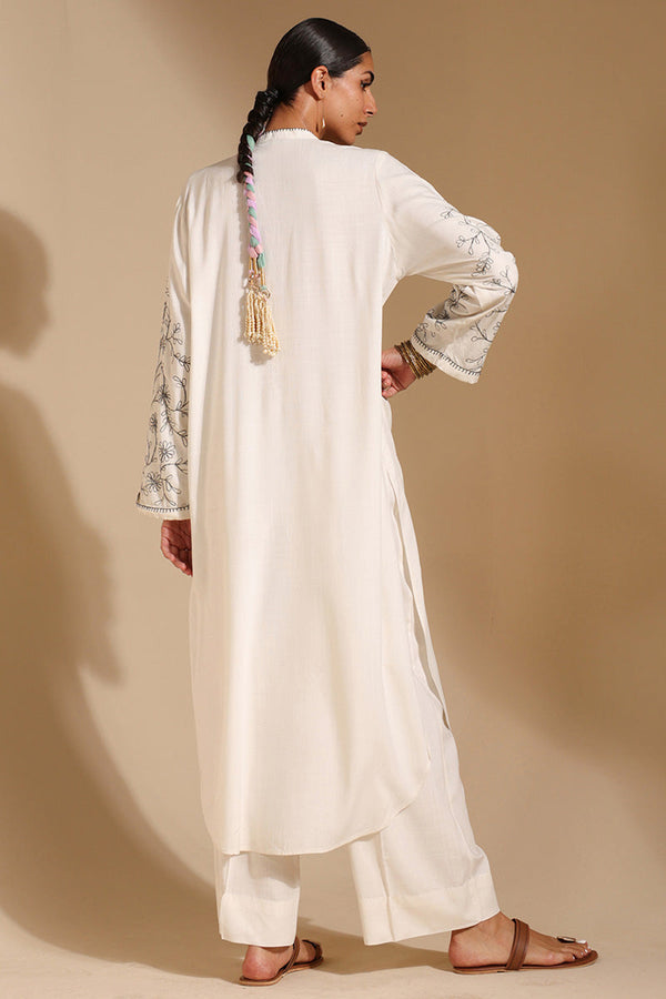 Monotone Embroidered Set