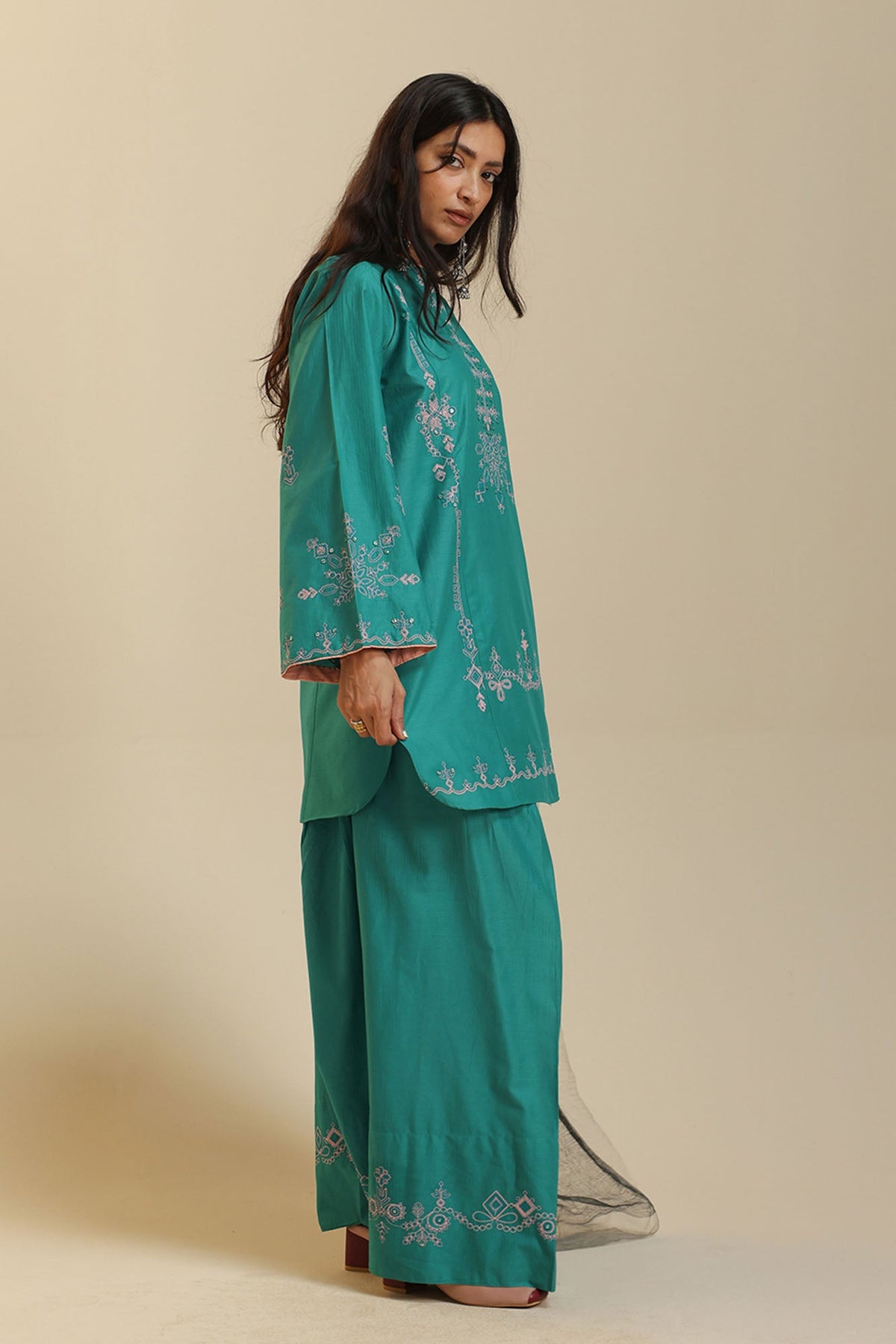 Zar Embroidered Farshi Set