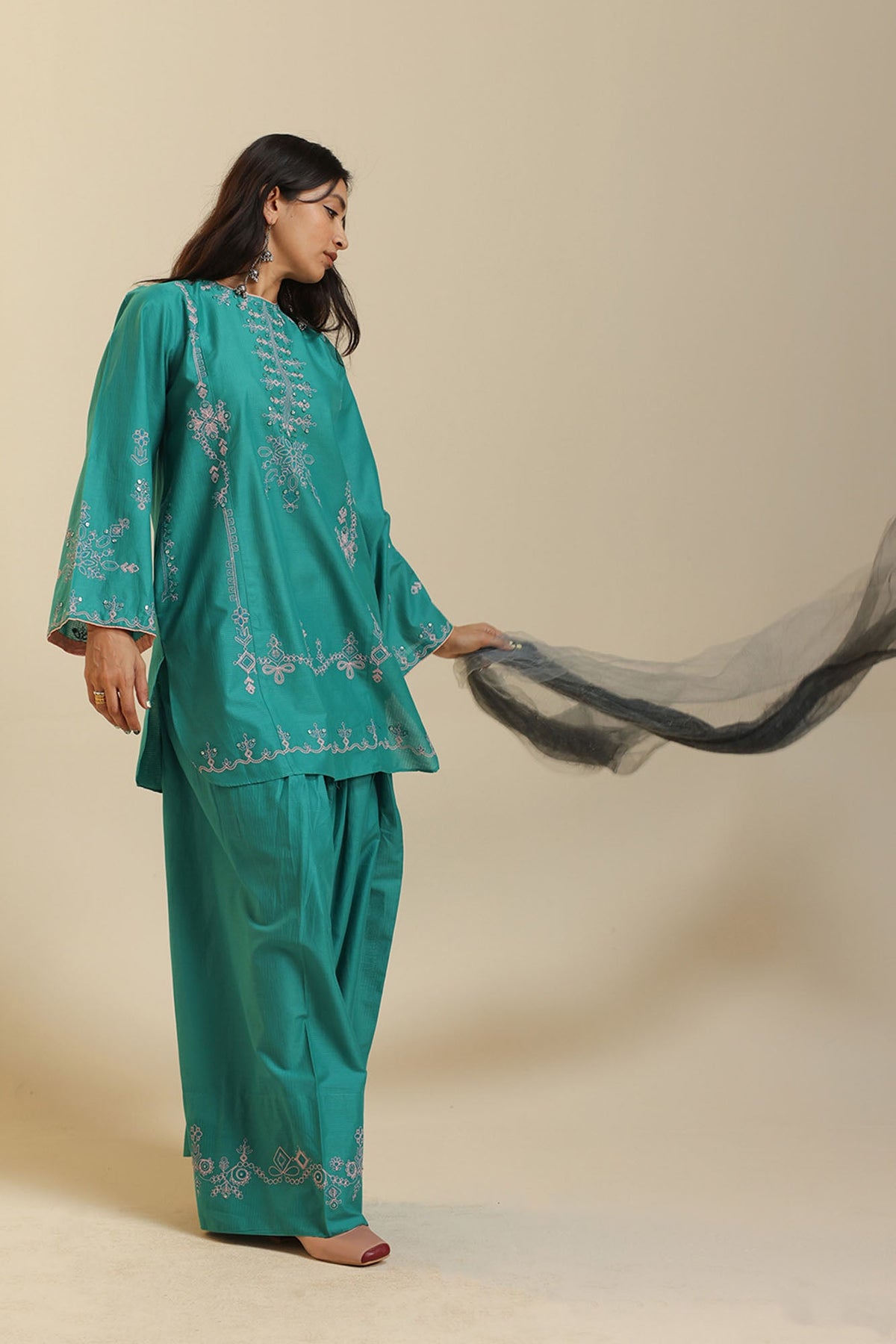 Zar Embroidered Farshi Set